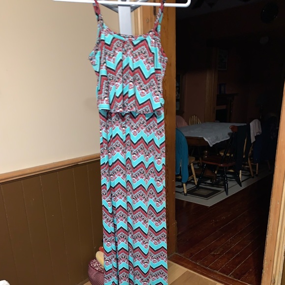 From Sirens maxi dress size small. Freshly washed. - Picture 1 of 2
